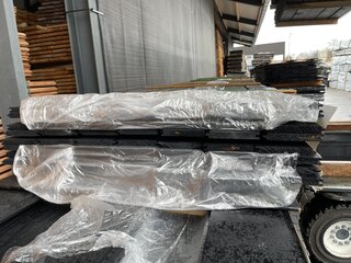 Ca. 55x Douglas veer en groef (zwart gecoat 2x), 18x145mm, lengte 500c